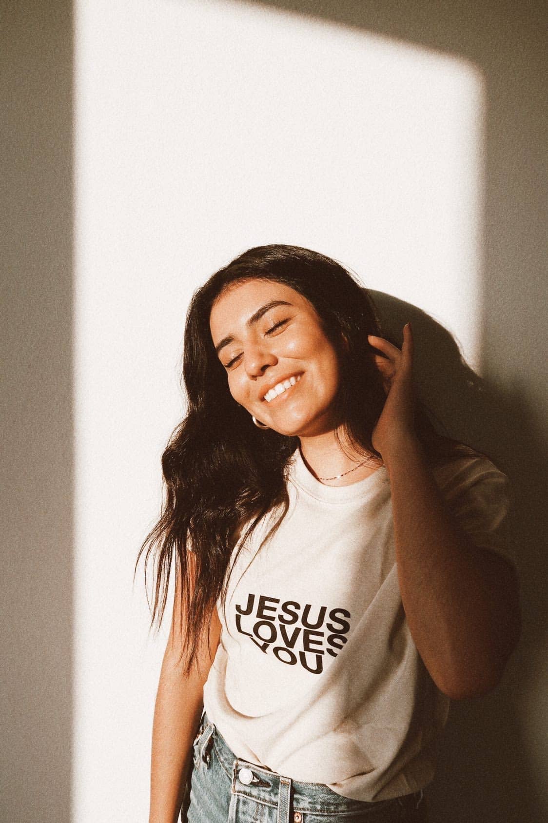 JESUS LOVES YOU tee- Sand